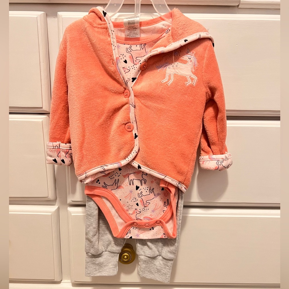 NWT. CPJ Baby Matching unicorn set.